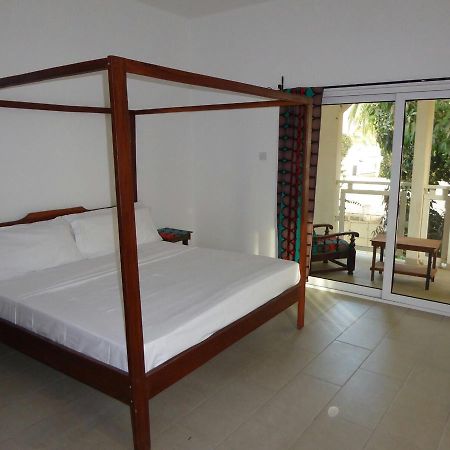 Sarawally Guesthouse Ampaya Extérieur photo