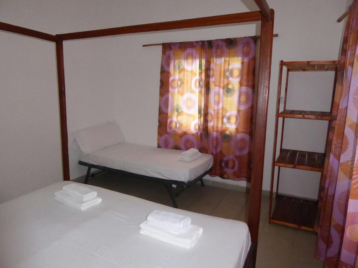 Sarawally Guesthouse Ampaya Extérieur photo