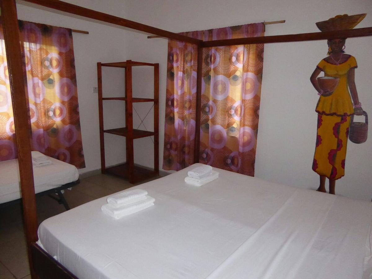 Sarawally Guesthouse Ampaya Extérieur photo
