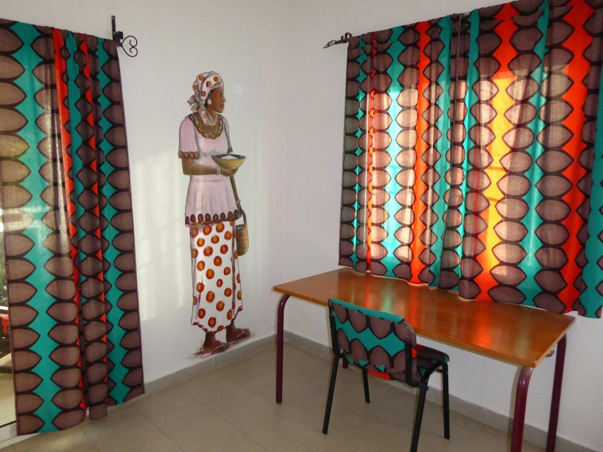Sarawally Guesthouse Ampaya Extérieur photo