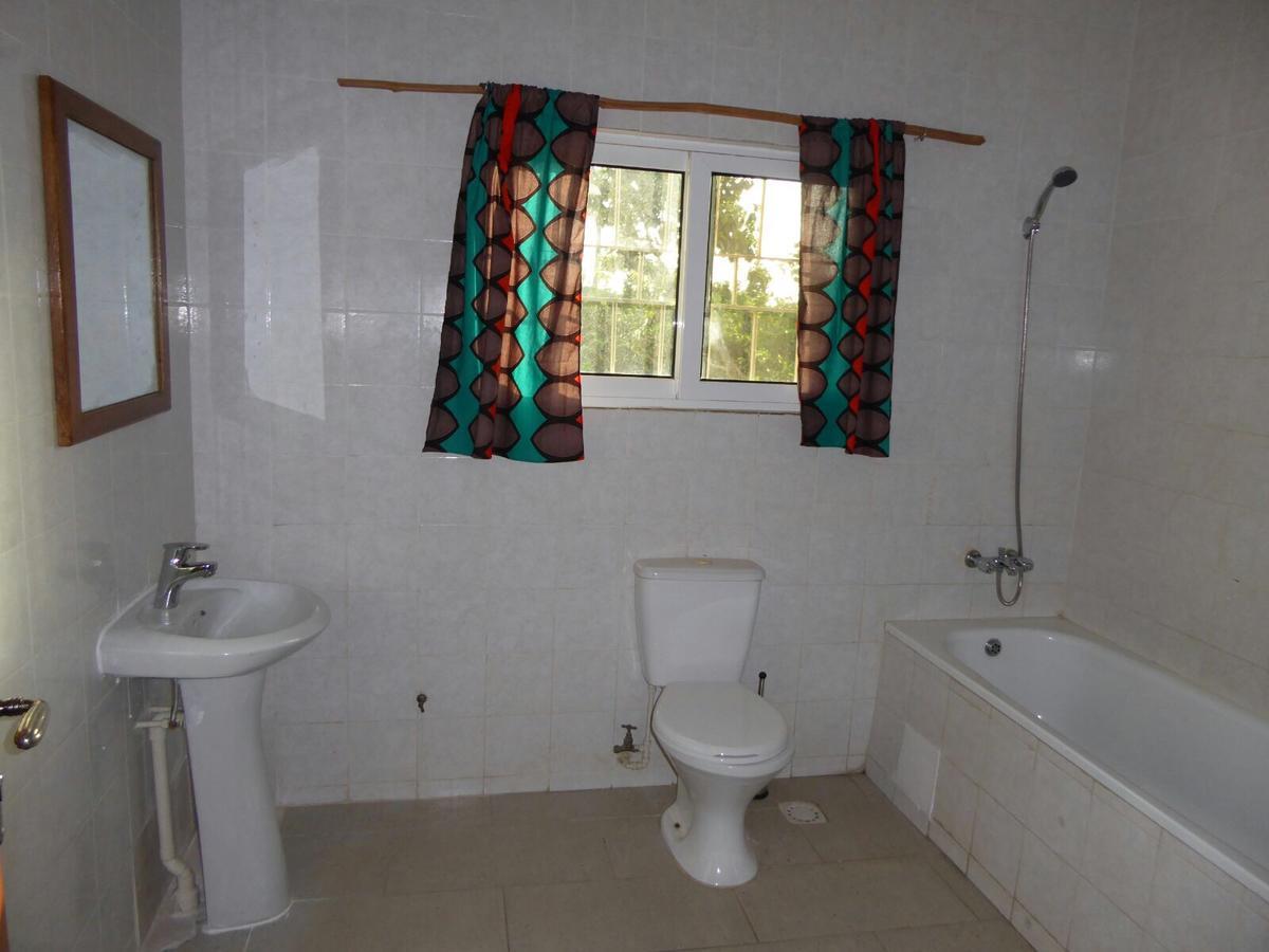 Sarawally Guesthouse Ampaya Extérieur photo