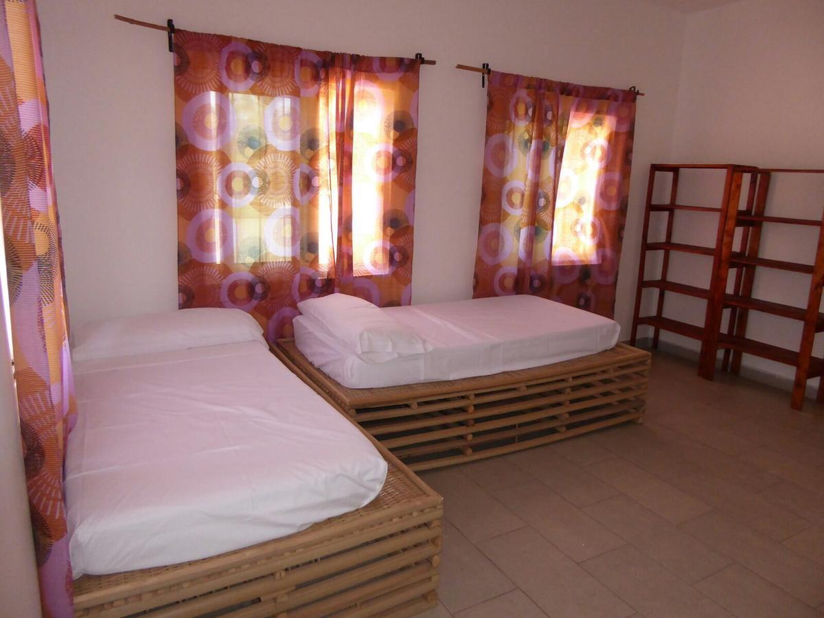 Sarawally Guesthouse Ampaya Extérieur photo