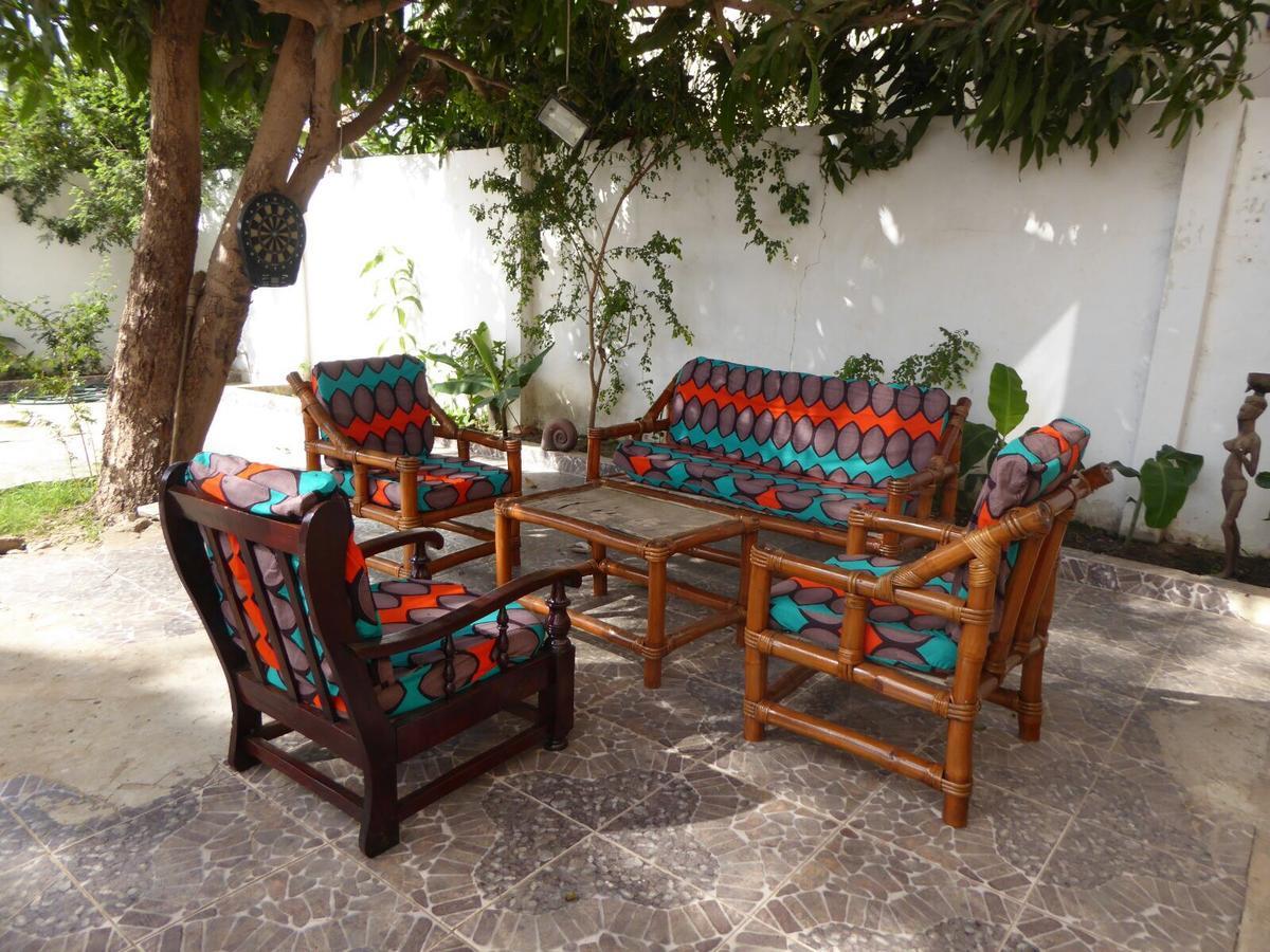 Sarawally Guesthouse Ampaya Extérieur photo