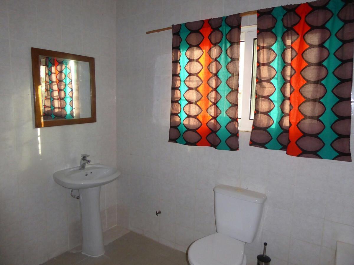Sarawally Guesthouse Ampaya Extérieur photo